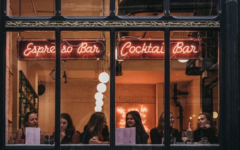 Stateside Sips: A Guide to London’s Top American-Inspired Bars in 2024