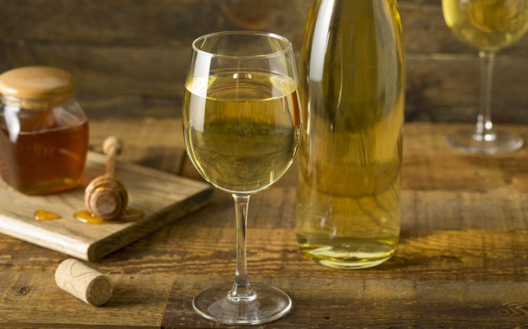 Should Mead Be Served Cold or at Room Temperature?