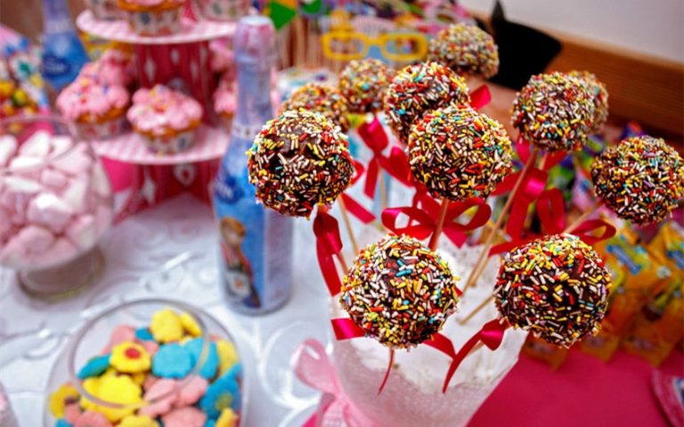 How to Throw a Candy-Themed Party That Guests Will Love