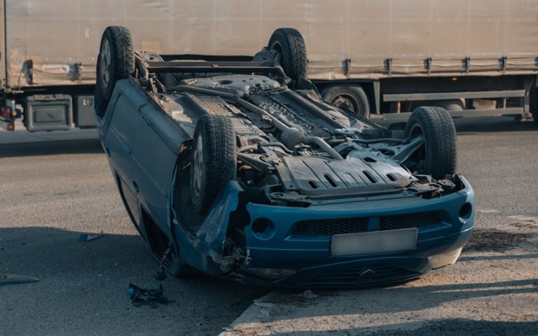 How Personal Injury and Car Accident Lawyers Handle Severe Injury Claims